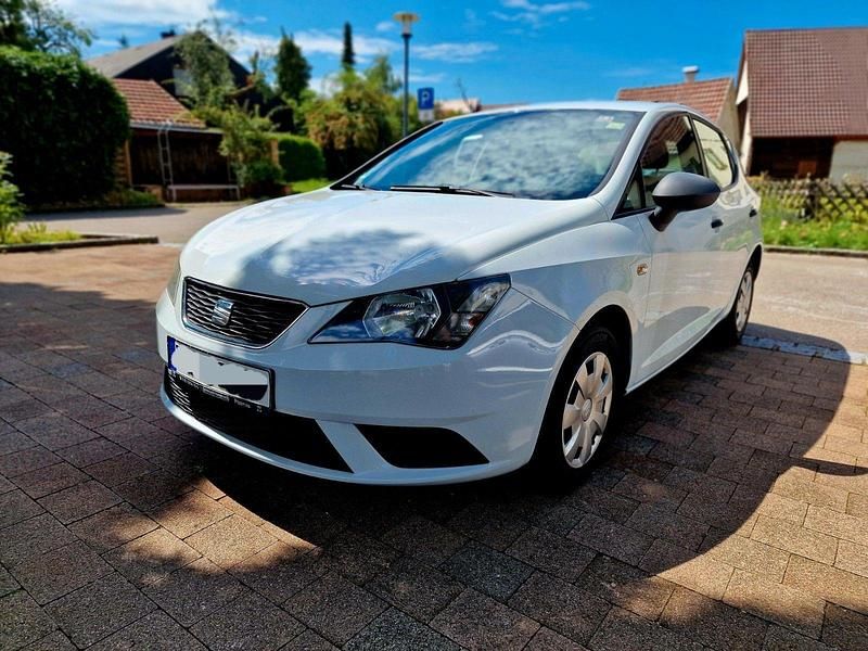 Weiß Gebraucht 2015 Seat Ibiza Kleinwagen | 4.290 € (Guter Preis) - Bild 1/4