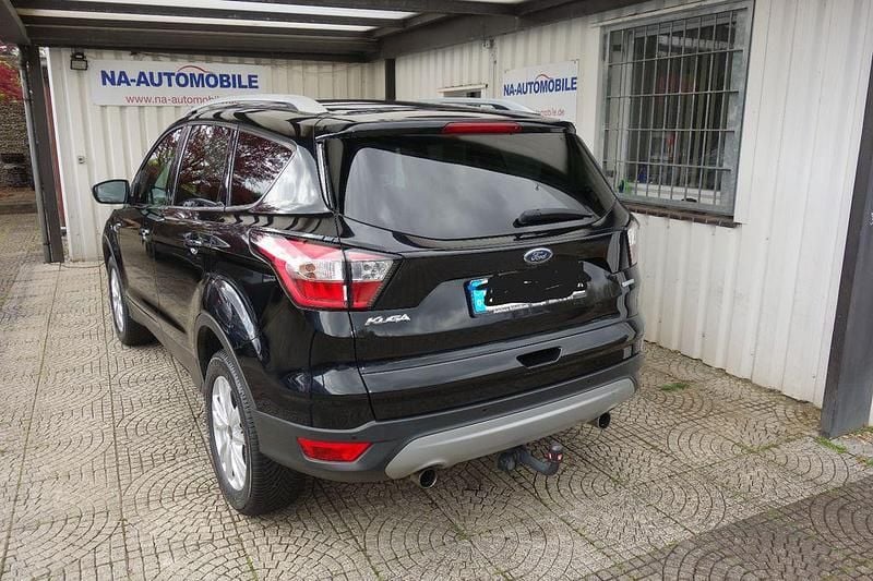 Używany Ford Kuga Cool & Connect 150 KM (110 kW) 2018 Czarny SUV
