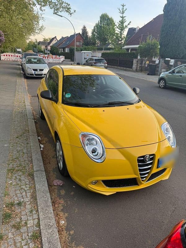 Gelb Gebraucht 2012 Alfa Romeo MiTo Turismo Kleinwagen | 9.299 € (Fairer Preis) - Bild 1/4