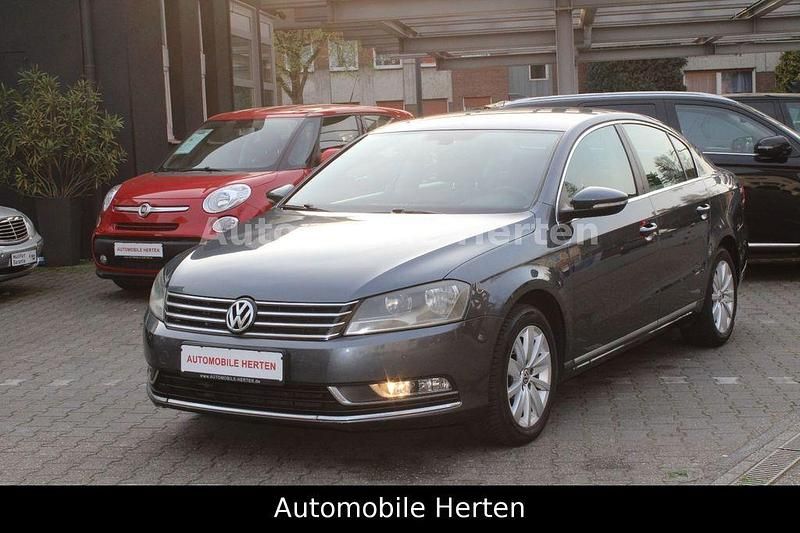 Gebraucht VW Passat Comfortline 150 PS (110 kW) 2013 Grau Limousine