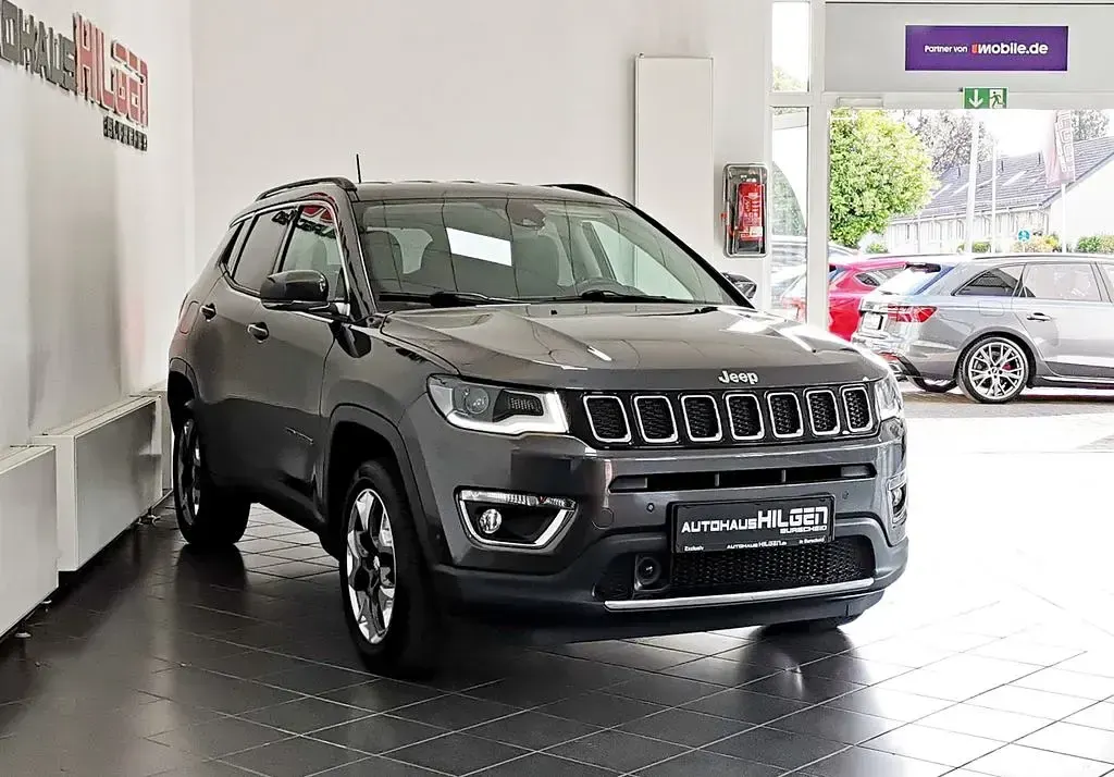 Gebraucht Jeep Compass Limited 170 PS (125 kW) 2020 Grau SUV