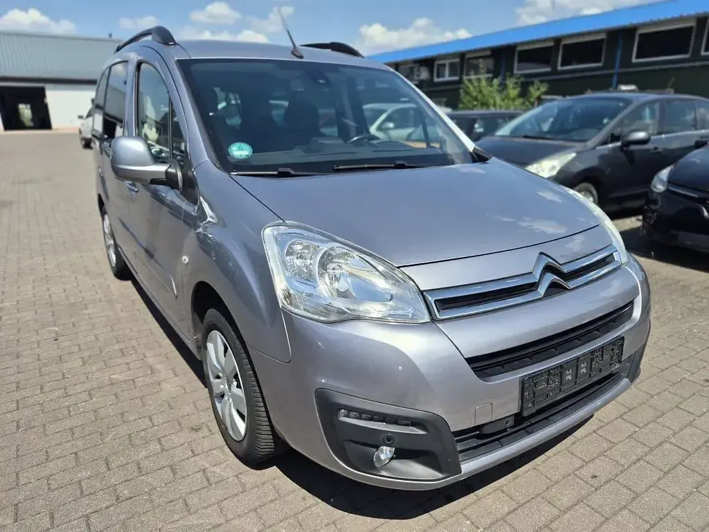 Gebraucht Citroën Berlingo SELECTION 110 PS (80 kW) 2018 Grau Van / Kleinbus