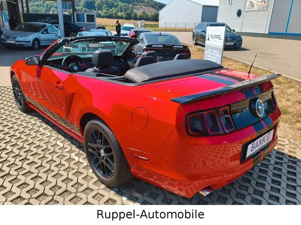 Gebraucht Ford Mustang Premium 305 PS (224 kW) 2013 Rot Cabrio