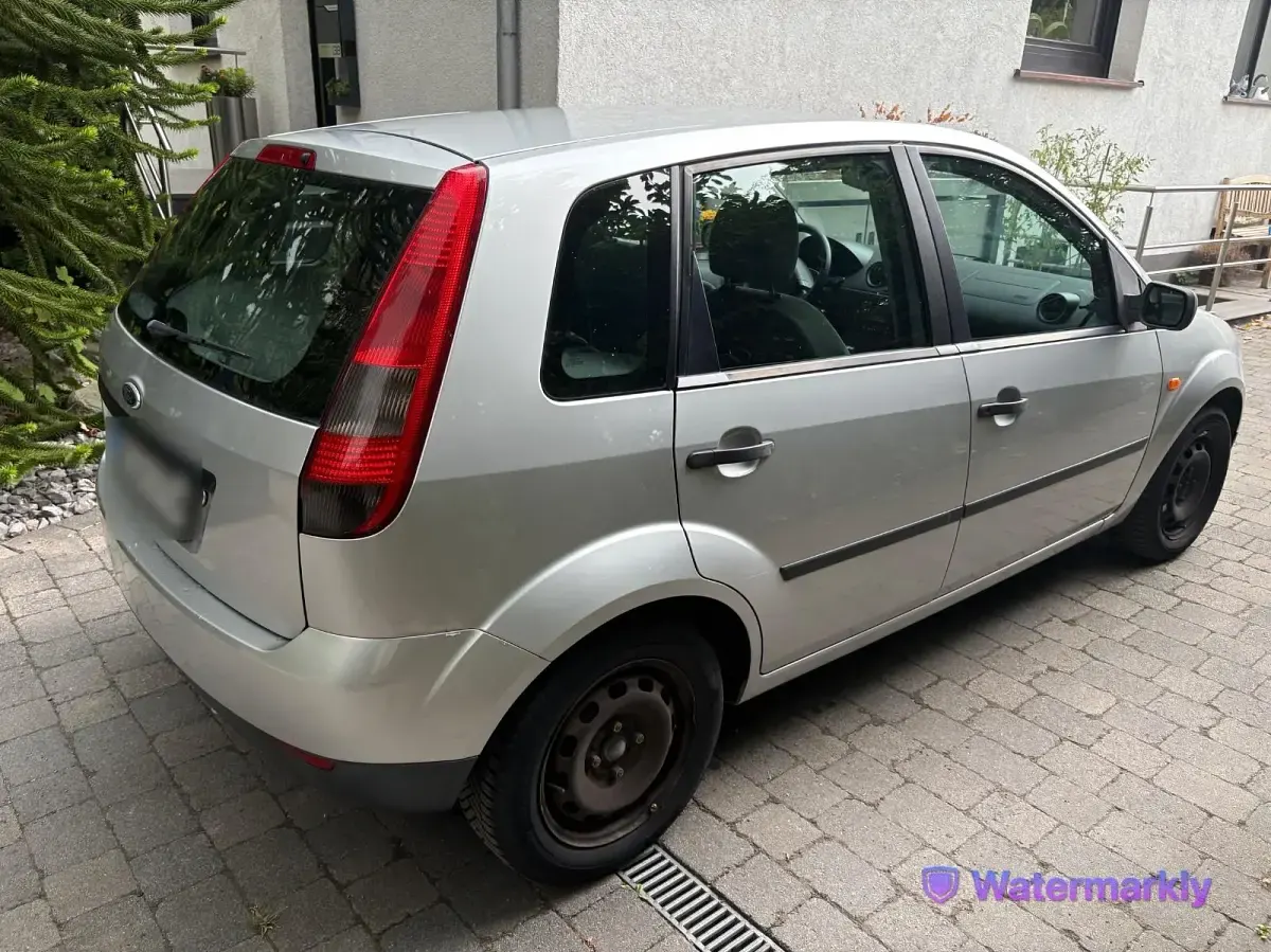 Gebraucht Ford Fiesta 69 PS (50 kW) 2002 Silber Kleinwagen