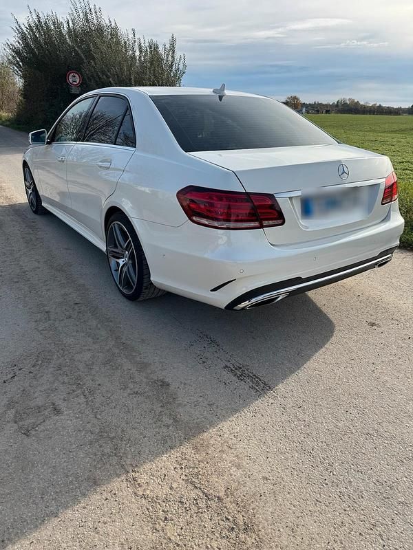 Gebraucht Mercedes E500 AMG 408 PS (300 kW) 2013 Weiß Limousine