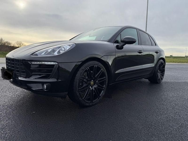 Schwarz Gebraucht 2014 Porsche Macan S SUV | 36.800 € (Etwas zu teuer) - Bild 1/4