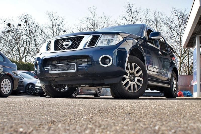 Second-hand Nissan Pathfinder 231 CP (169 kW) 2010 Albastru SUV