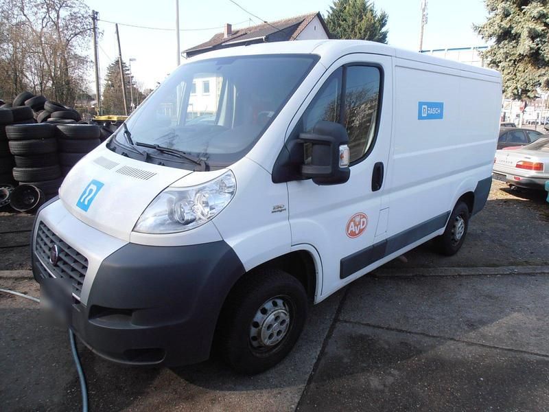 Gebraucht Fiat Ducato 130 PS (95 kW) 2013 Weiß Van
