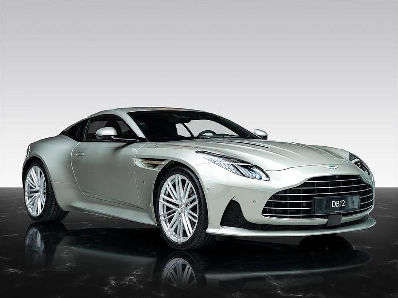 Neu Aston Martin DB12 680 PS (500 kW) 2025 Silber