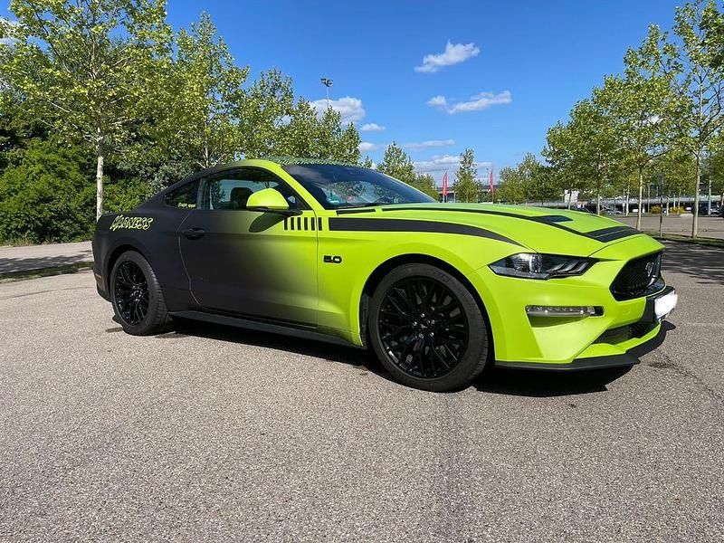 Schwarz Gebraucht 2022 Ford Mustang GT Premium Coupé | 51.900 € (Teuer) - Bild 1/4