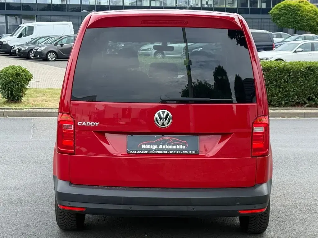 Gebraucht VW Caddy Trendline 102 PS (75 kW) 2018 Rot Van / Kleinbus