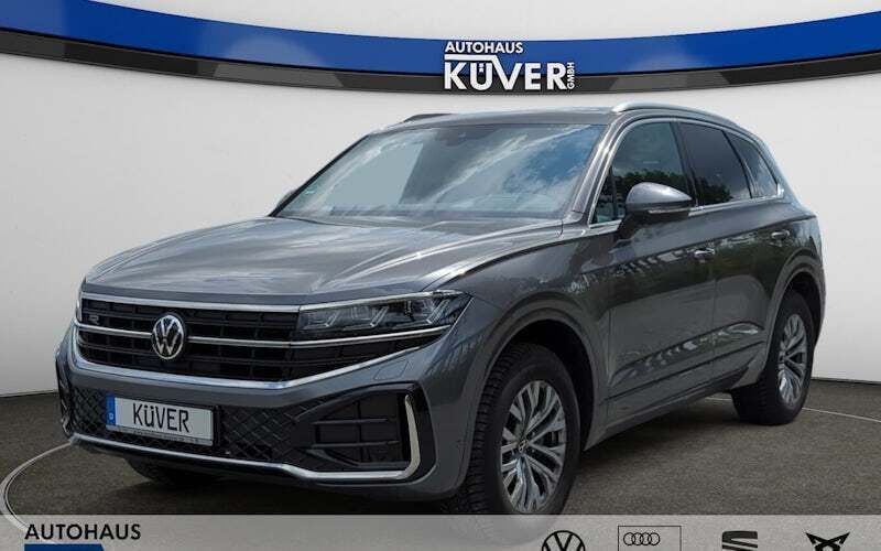 Grau Gebraucht 2024 VW Touareg R-line SUV | 69.850 € (Guter Preis) - Bild 1/4