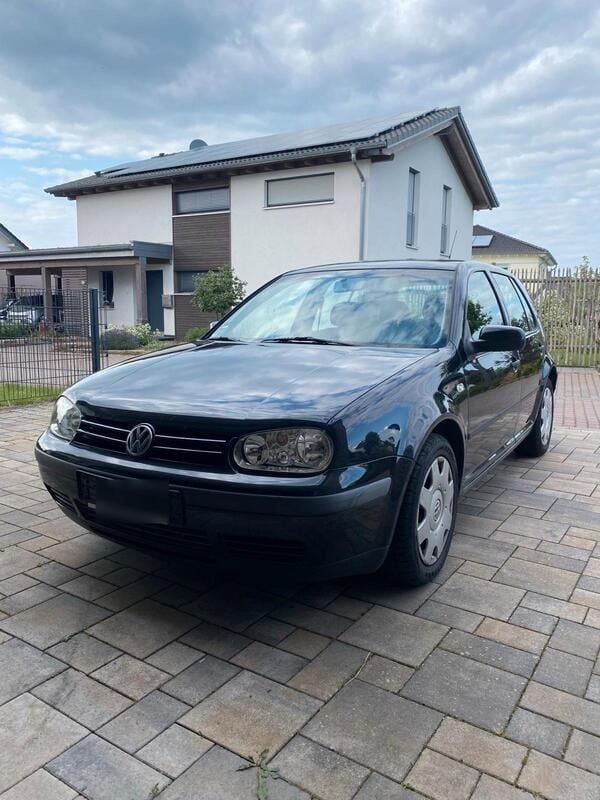 Schwarz Gebraucht 2002 VW Golf IV Kleinwagen | 500 € (Superpreis) - Bild 1/4