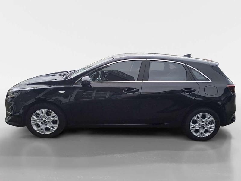 Gebraucht Kia Ceed Vision 140 PS (102 kW) 2025 1k zilinaschwarz met Kleinwagen