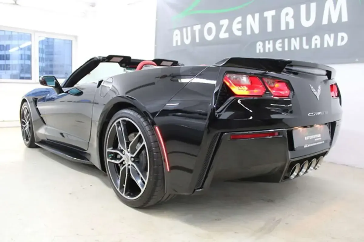 Używany Corvette Stingray 466 KM (342 kW) 2018 Czarny Kabriolet
