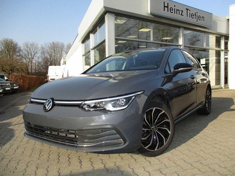 Gebraucht VW Golf VIII Move 110 PS (80 kW) 2023 Grau Limousine