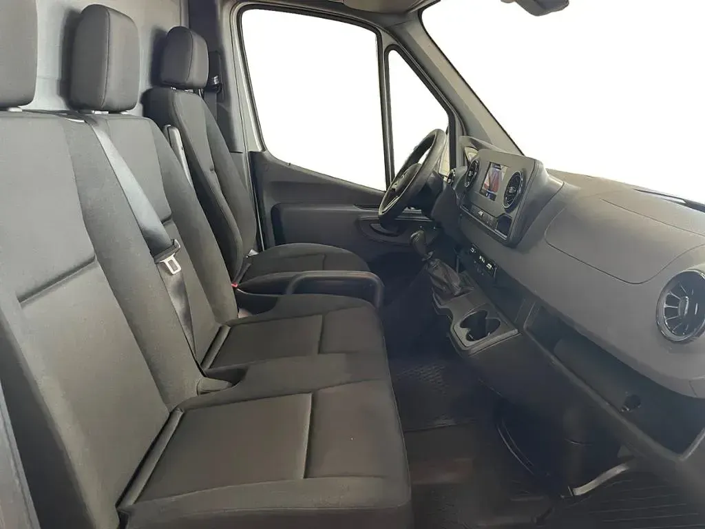 Gebraucht Mercedes Sprinter 170 PS (125 kW) 2024 Arktikweiss Van