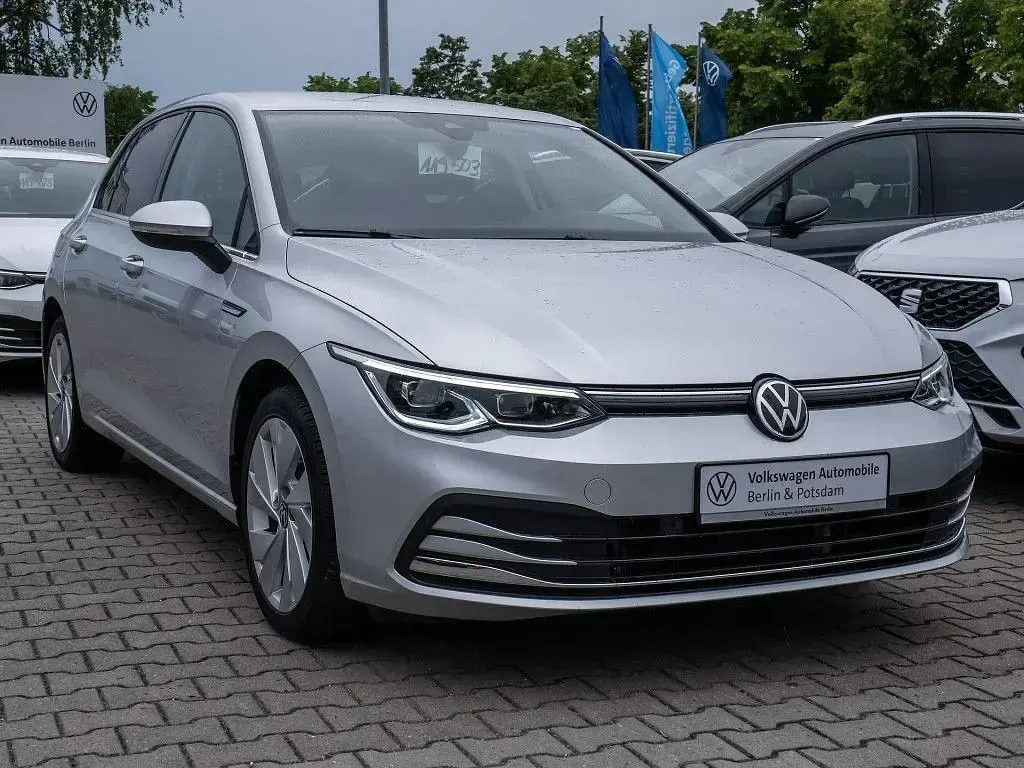 Gebraucht VW Golf VIII Style 150 PS (110 kW) 2020 Silber Limousine