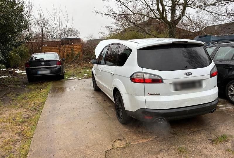 Używany Ford S-MAX S 175 KM (128 kW) 2009 Minivan