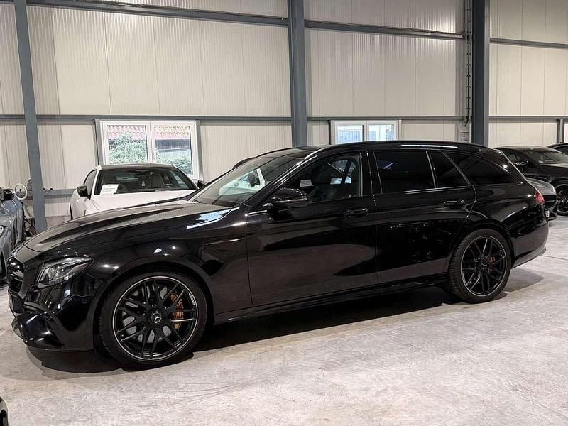 Gebraucht Mercedes E63S AMG Night 612 PS (450 kW) 2020 Obsidianschwarz  lack Kombi