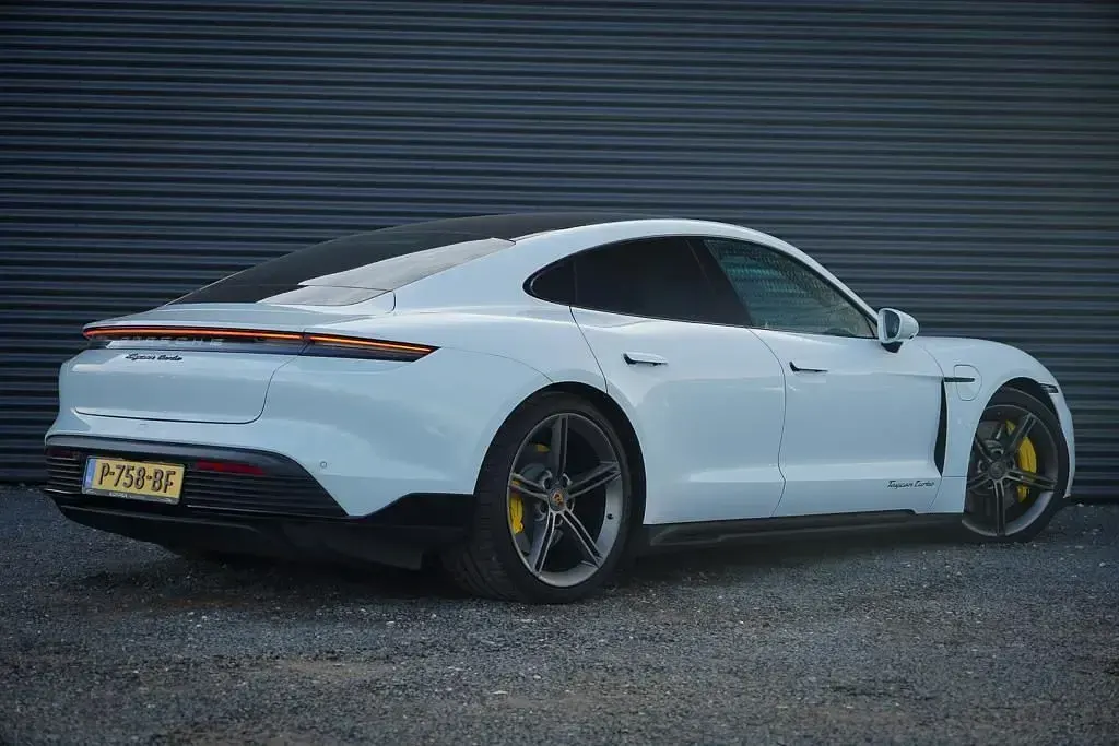 Gebraucht Porsche Taycan Turbo 459 kW (625 PS) 2020 Weiß Limousine