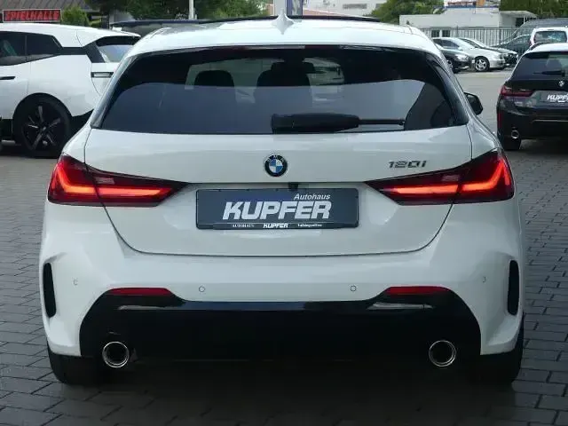Gebraucht BMW 120 M Sport 178 PS (130 kW) 2024 Weiß Limousine