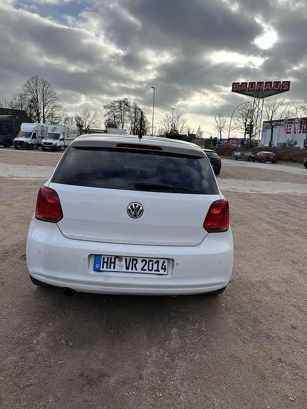 Weiß Gebraucht 2012 VW Polo Highline Limousine | 4.700 € (Fairer Preis) - Bild 1/4