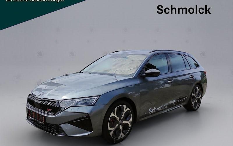 Grau Gebraucht 2025 Skoda Octavia RS Kombi | 41.490 € (Fairer Preis) - Bild 1/4