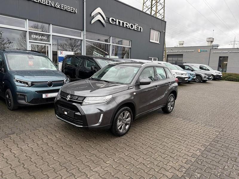 Neu Suzuki Vitara Club 129 PS (94 kW) 2026 Grau SUV