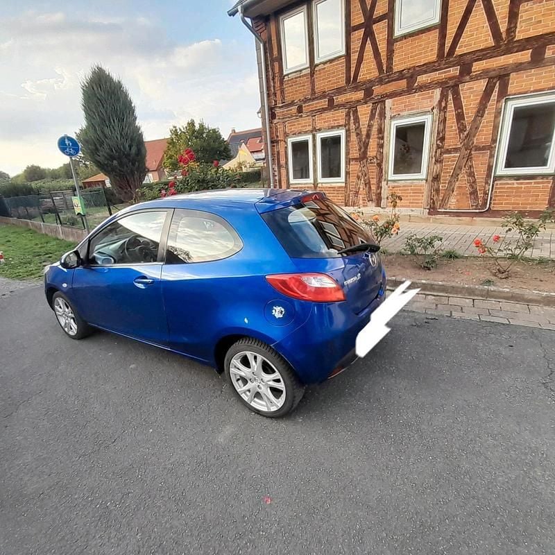 Blau Gebraucht 2009 Mazda 2 Kleinwagen | 1.300 € (Superpreis) - Bild 1/3