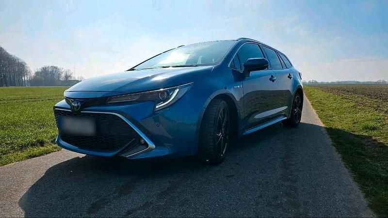 Gebraucht Toyota Corolla Lounge 2019 Blau Kombi
