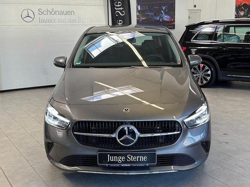 Usata Mercedes B200 Progressive 163 CV (119 kW) 2024 Grigio Monovolume