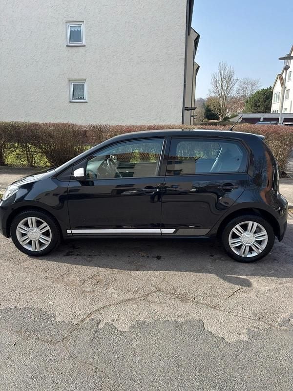 Gebraucht VW up! high up! 75 PS (55 kW) 2016 Kleinwagen