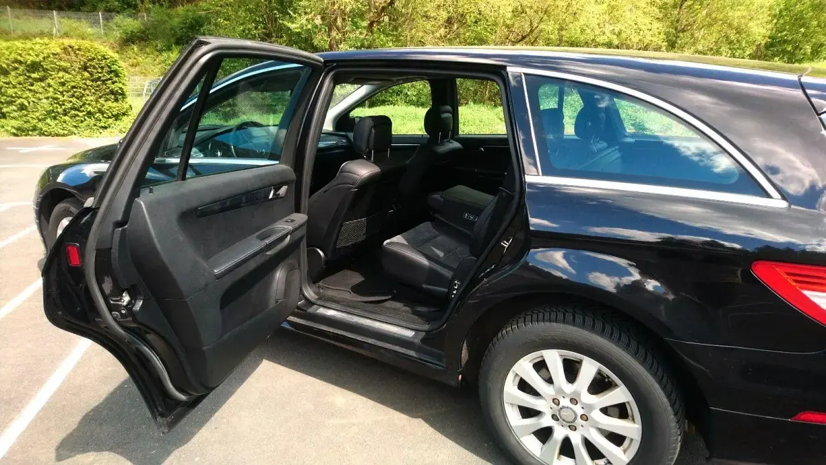 Gebraucht Mercedes R350 265 PS (194 kW) 2011 Schwarz Van / Kleinbus