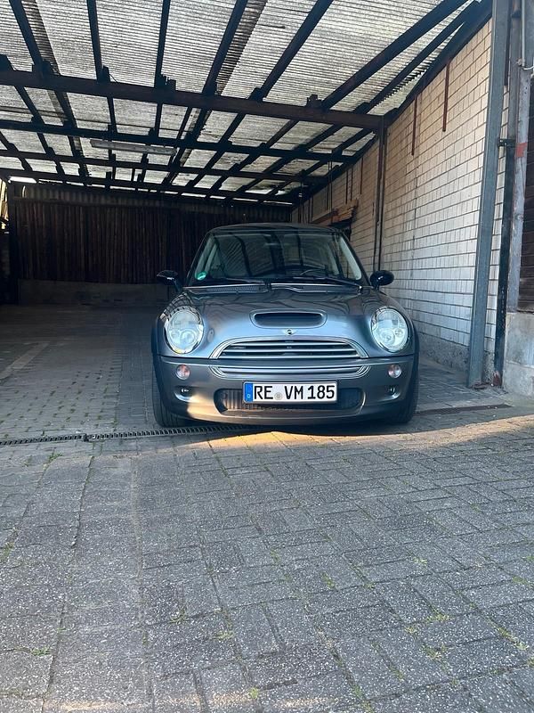 Grau Gebraucht 2003 Mini Cooper S Kleinwagen | 4.100 € - Bild 1/4