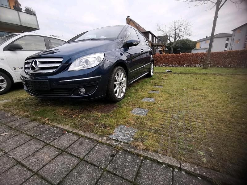 Blau Gebraucht 2006 Mercedes B170 Van / Kleinbus | 3.200 € (Guter Preis) - Bild 1/4