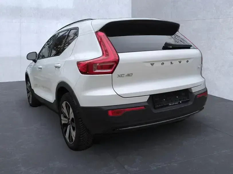 Second-hand Volvo XC40 Plus 2022 Alb SUV