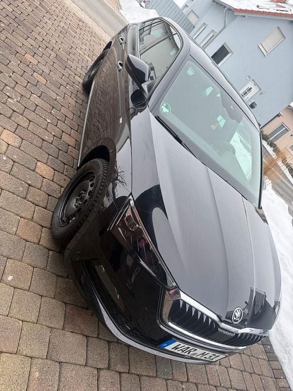 Schwarz Gebraucht 2022 Skoda Scala Kleinwagen | 20.900 € (Fairer Preis) - Bild 1/4