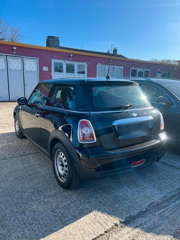 Second-hand Mini ONE 95 CP (69 kW) 2010 Negru Hatchback