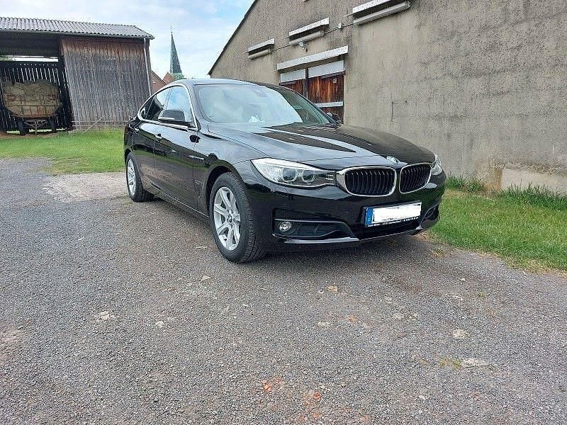 Gebraucht BMW 320 Gran Turismo 184 PS (135 kW) 2013 Schwarz Limousine