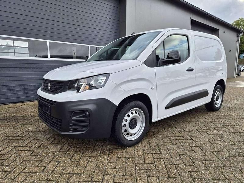 Weiß Gebraucht 2023 Peugeot Partner Van / Kleinbus | 17.440 € (Fairer Preis) - Bild 1/4