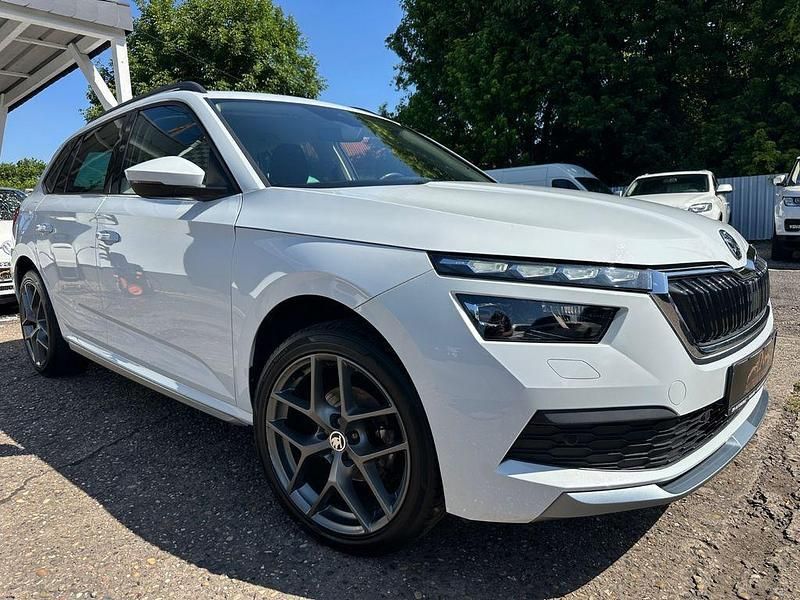 Weiß Gebraucht 2022 Skoda Kamiq Sport SUV | 23.900 € (Fairer Preis) - Bild 1/4