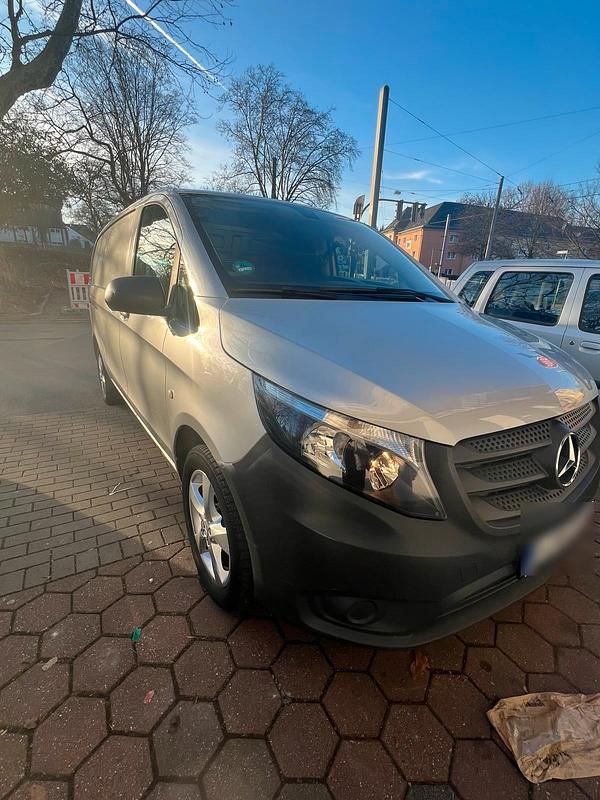 Gebraucht Mercedes Vito 116 PS (85 kW) 2018 Grau Van