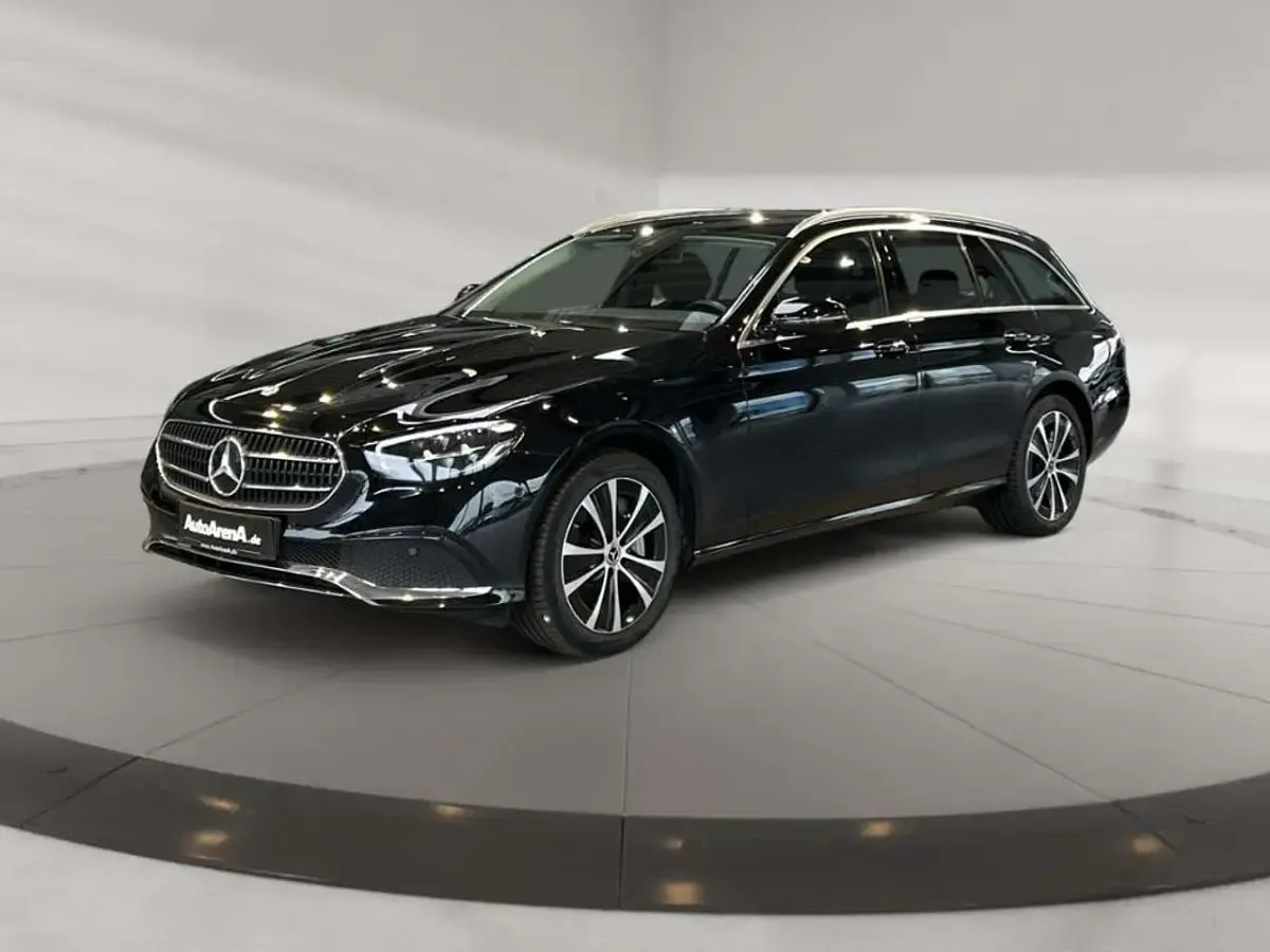 Gebraucht Mercedes E300 Avantgarde 194 PS (142 kW) 2022 Unilack schwarz Kombi