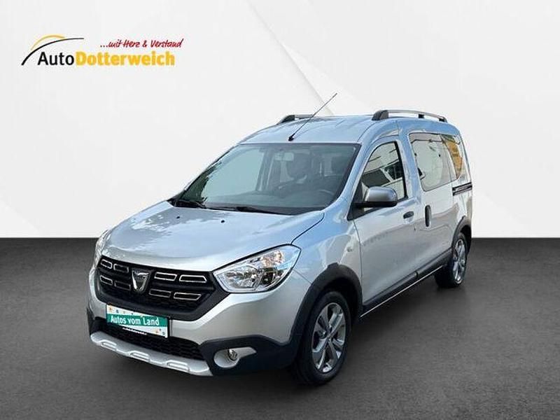Grau Gebraucht 2017 Dacia Dokker Stepway Van | 14.990 € (Teuer) - Bild 1/4