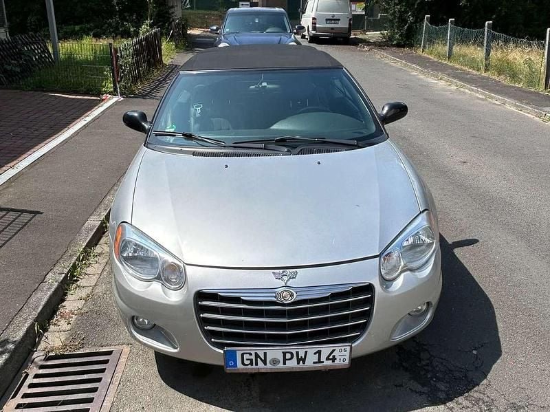 Silber Gebraucht 2005 Chrysler Sebring Cabriolet Limited Cabrio | 4.550 € (Etwas zu teuer) - Bild 1/4