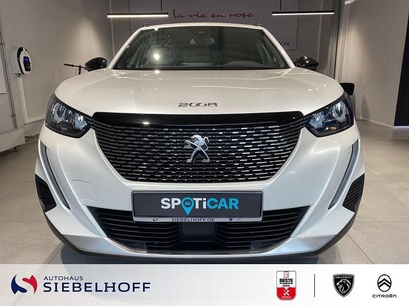 Gebraucht Peugeot 2008 Allure 131 PS (96 kW) 2023 Weiß SUV