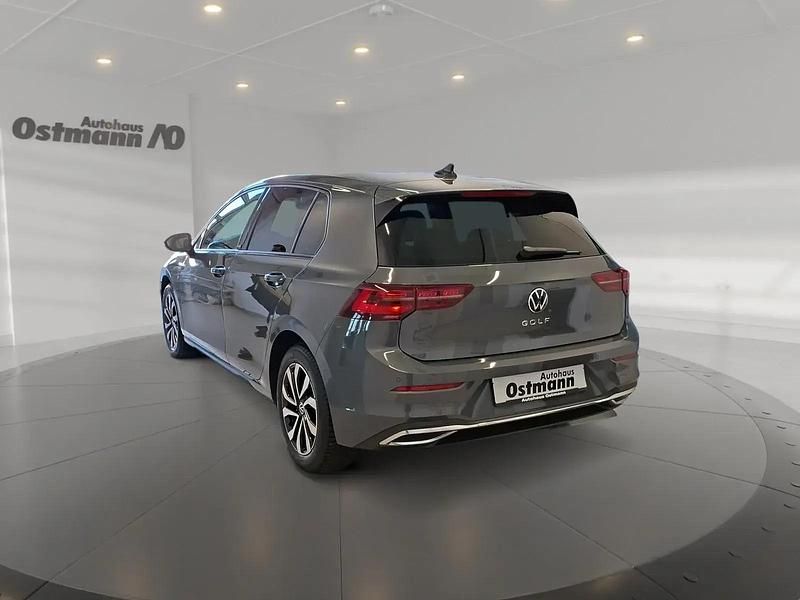 Gebraucht VW Golf VIII Active 150 PS (110 kW) 2023 Grau Limousine