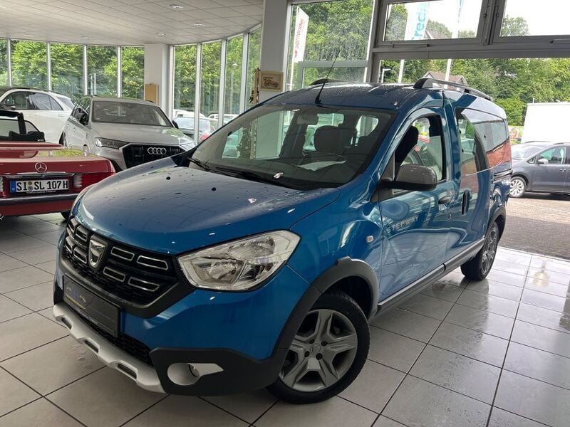 Blau Gebraucht 2019 Dacia Dokker Stepway Van | 15.490 € (Fairer Preis) - Bild 1/4