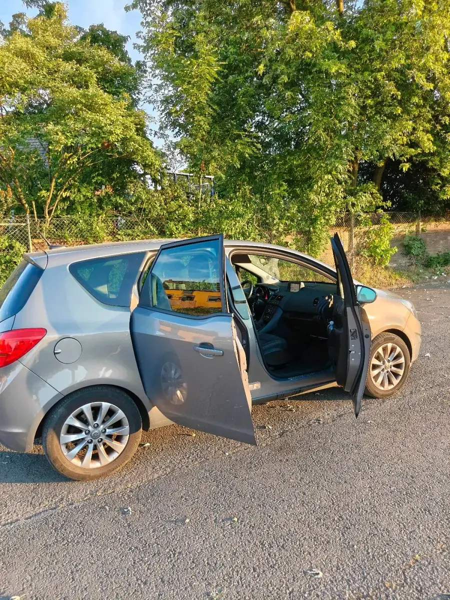 Gebraucht Opel Meriva 131 PS (96 kW) 2012 Braun Van / Kleinbus